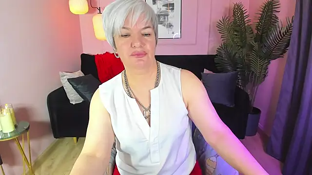 Snapshot of CarmenSoft chatting on February 13, 12:46 am CarmenSoft online show from February 13, 12:46 am