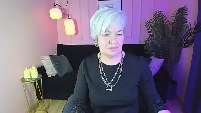 Snapshot of CarmenSoft chatting on February 14, 8:48 pm CarmenSoft online show from February 14, 8:48 pm