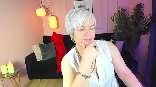 Snapshot of CarmenSoft chatting on February 15, 2:58 am CarmenSoft online show from February 15, 2:58 am