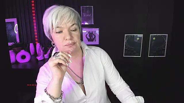 Snapshot of CarmenSoft chatting on February 16, 12:19 am CarmenSoft online show from February 16, 12:19 am