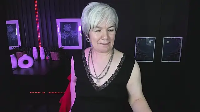 Snapshot of CarmenSoft chatting on February 16, 3:37 am CarmenSoft online show from February 16, 3:37 am