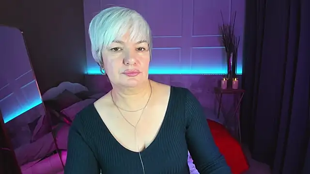 Snapshot of CarmenSoft chatting on February 17, 8:47 pm CarmenSoft online show from February 17, 8:47 pm