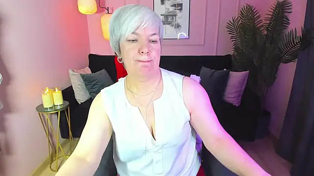 Snapshot of CarmenSoft chatting on February 19, 12:25 am CarmenSoft online show from February 19, 12:25 am