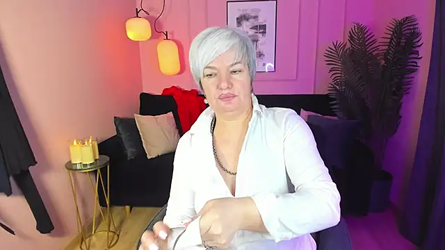 Snapshot of CarmenSoft chatting on February 22, 3:01 am CarmenSoft online show from February 22, 3:01 am