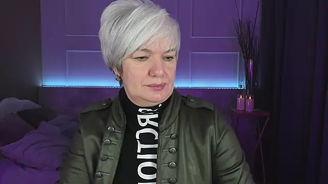 Snapshot of CarmenSoft chatting on February 22, 8:53 pm CarmenSoft online show from February 22, 8:53 pm