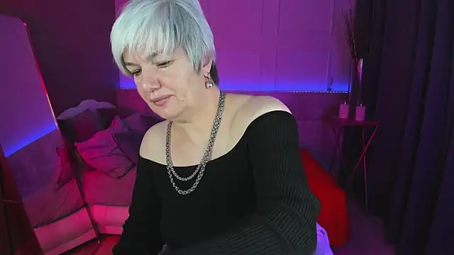 Snapshot of CarmenSoft chatting on February 27, 3:04 am CarmenSoft online show from February 27, 3:04 am