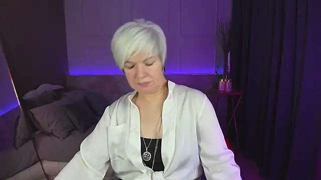 Snapshot of CarmenSoft chatting on March 8, 3:17 am CarmenSoft online show from March 8, 3:17 am