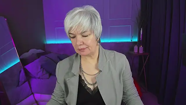 Snapshot of CarmenSoft chatting on March 15, 2:46 am CarmenSoft online show from March 15, 2:46 am