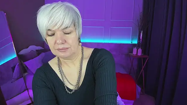 Snapshot of CarmenSoft chatting on March 15, 8:32 pm CarmenSoft online show from March 15, 8:32 pm