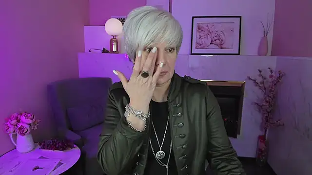 Snapshot of CarmenSoft chatting on March 17, 8:51 pm CarmenSoft online show from March 17, 8:51 pm