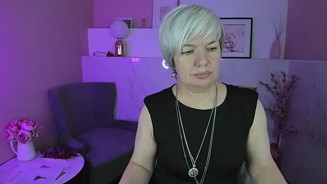 Snapshot of CarmenSoft chatting on March 18, 12:16 am CarmenSoft online show from March 18, 12:16 am