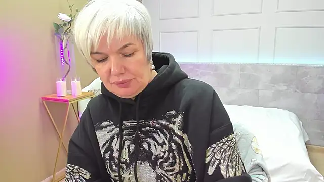 Snapshot of CarmenSoft chatting on October 2, 9:00 pm CarmenSoft online show from October 2, 9:00 pm