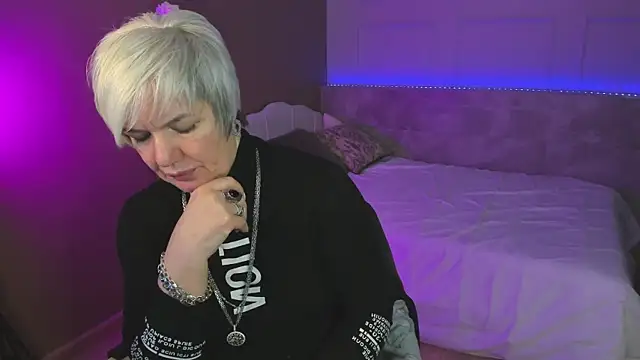 Snapshot of CarmenSoft chatting on October 20, 9:04 pm CarmenSoft online show from October 20, 9:04 pm