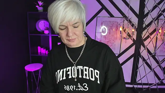 Snapshot of CarmenSoft chatting on November 10, 8:52 pm CarmenSoft online show from November 10, 8:52 pm