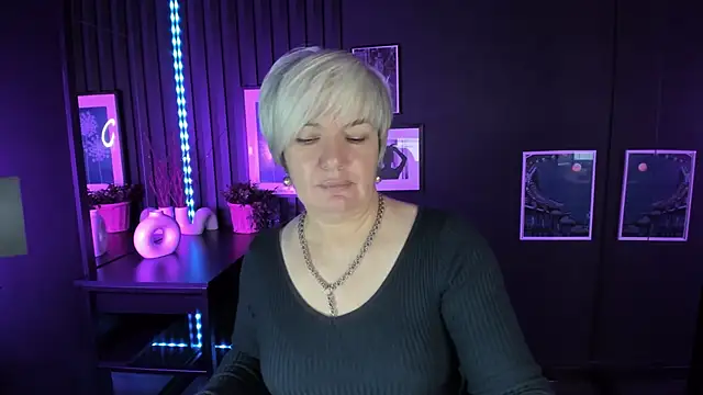 Snapshot of CarmenSoft chatting on November 16, 8:58 pm CarmenSoft online show from November 16, 8:58 pm