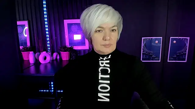 Snapshot of CarmenSoft chatting on November 25, 8:42 pm CarmenSoft online show from November 25, 8:42 pm