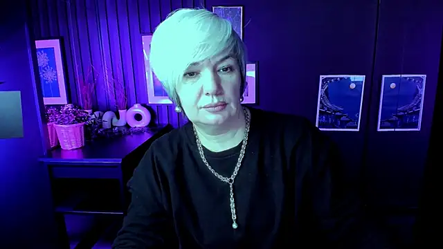 Snapshot of CarmenSoft chatting on November 29, 8:45 pm CarmenSoft online show from November 29, 8:45 pm