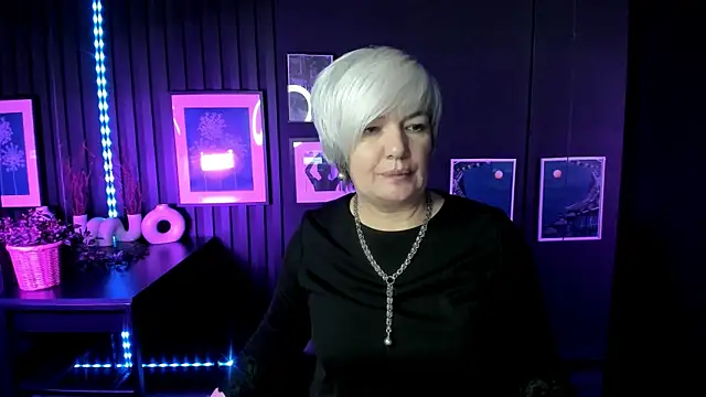 Snapshot of CarmenSoft chatting on December 1, 8:47 pm CarmenSoft online show from December 1, 8:47 pm