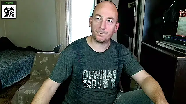 Snapshot of Johan___Barker chatting on December 7, 12:02 pm Johan Barker online show from December 7, 12:02 pm