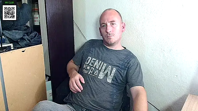 Snapshot of Johan___Barker chatting on December 9, 4:37 pm Johan Barker online show from December 9, 4:37 pm