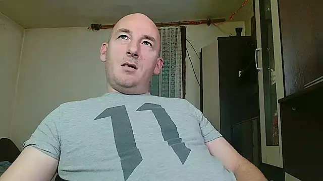 Snapshot of Johan___Barker chatting on December 29, 4:30 pm Johan Barker online show from December 29, 4:30 pm