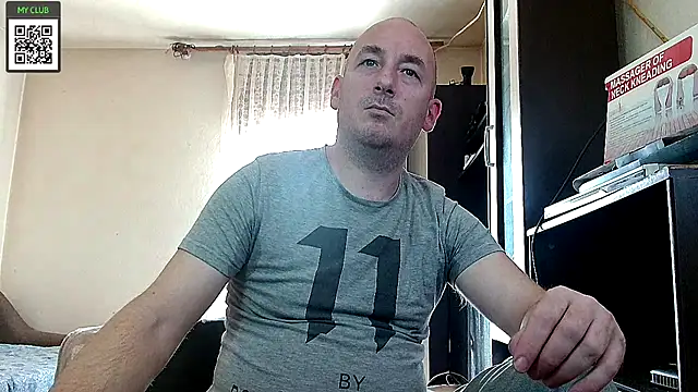 Snapshot of Johan___Barker chatting on January 10, 11:33 am Johan Barker online show from January 10, 11:33 am