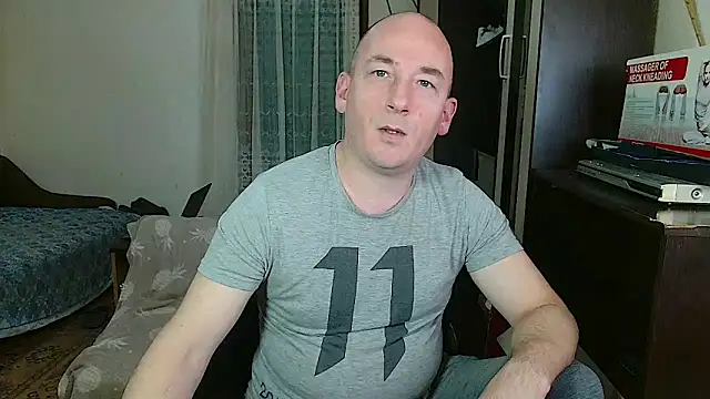 Snapshot of Johan___Barker chatting on January 13, 8:26 am Johan Barker online show from January 13, 8:26 am