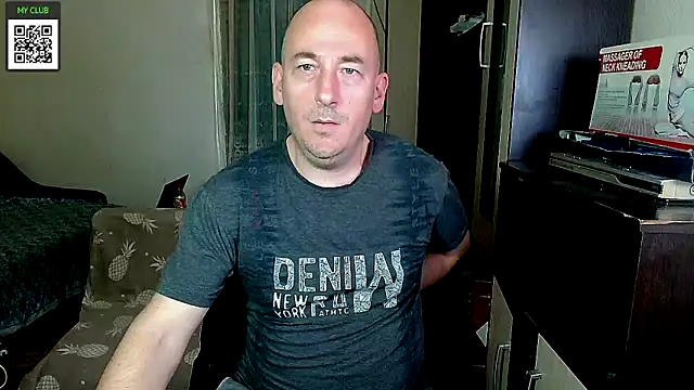 Snapshot of Johan___Barker chatting on February 1, 1:09 pm Johan Barker online show from February 1, 1:09 pm