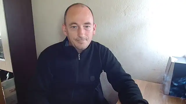 Snapshot of Johan___Barker chatting on October 9, 11:08 am Johan Barker online show from October 9, 11:08 am