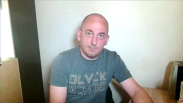 Johan   Barker online show from April 24, 8:28 am