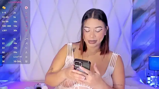 Snapshot of DanniaMonroee chatting on May 26, 12:12 pm DanniaMonroee online show from May 26, 12:12 pm