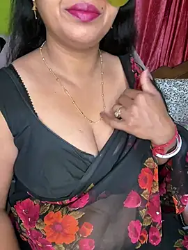 Snapshot of Anushka_21 chatting on April 22, 11:50 pm Anushka 21 online show from April 22, 11:50 pm