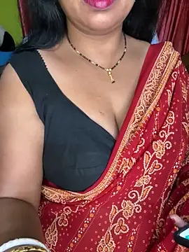 Snapshot of Anushka_21 chatting on April 27, 1:36 am Anushka 21 online show from April 27, 1:36 am
