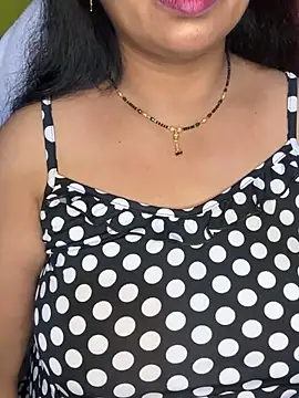 Snapshot of Anushka_21 chatting on May 1, 7:29 pm Anushka 21 online show from May 1, 7:29 pm