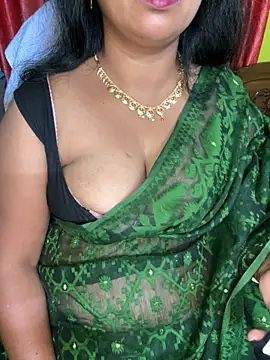Snapshot of Anushka_21 chatting on May 9, 12:49 am Anushka 21 online show from May 9, 12:49 am