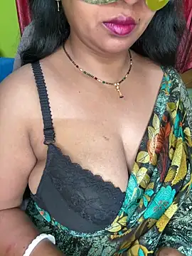 Snapshot of Anushka_21 chatting on May 12, 12:41 am Anushka 21 online show from May 12, 12:41 am