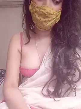 Snapshot of Lavanya_Shah chatting on June 19, 3:27 pm Lavanya Shah online show from June 19, 3:27 pm