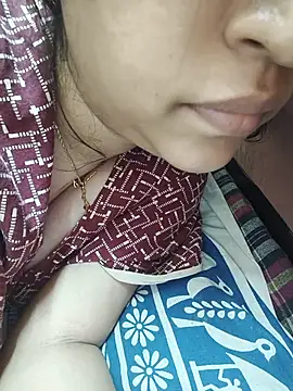 Snapshot of Lavanya_Shah chatting on July 13, 3:37 pm Lavanya Shah online show from July 13, 3:37 pm