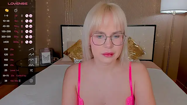 Snapshot of bellatip chatting on March 10, 12:40 am bellatip online show from March 10, 12:40 am