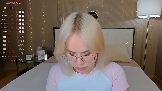 Snapshot of bellatip chatting on October 2, 12:50 am bellatip online show from October 2, 12:50 am