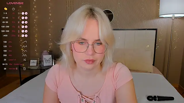 Snapshot of bellatip chatting on October 5, 12:53 am bellatip online show from October 5, 12:53 am