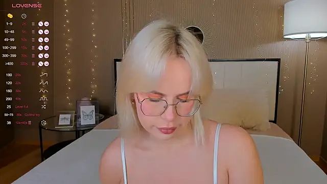 Snapshot of bellatip chatting on October 7, 12:41 am bellatip online show from October 7, 12:41 am