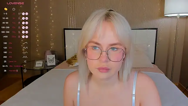 Snapshot of bellatip chatting on October 30, 12:45 am bellatip online show from October 30, 12:45 am