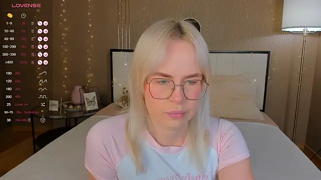 Snapshot of bellatip chatting on November 7, 12:43 am bellatip online show from November 7, 12:43 am