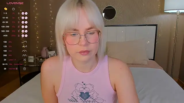 Snapshot of bellatip chatting on November 8, 12:44 am bellatip online show from November 8, 12:44 am