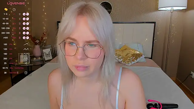 Snapshot of bellatip chatting on November 27, 12:46 am bellatip online show from November 27, 12:46 am