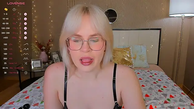 Snapshot of bellatip chatting on December 14, 12:49 am bellatip online show from December 14, 12:49 am