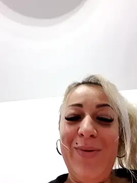 Snapshot of Ruxy42ETT chatting on January 30, 8:22 am Ruxy42ETT online show from January 30, 8:22 am