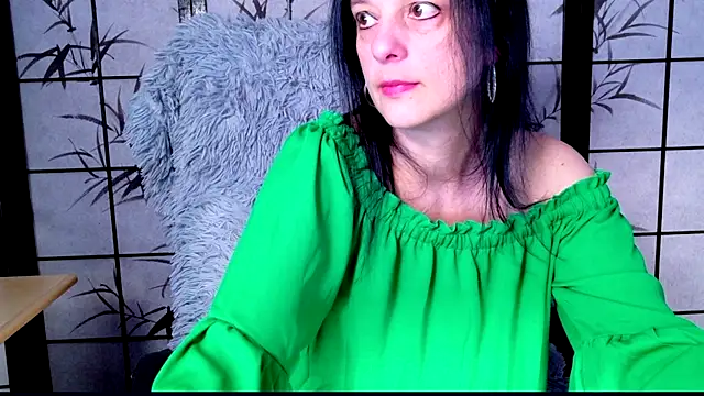  Sweetlonglips  online show from April 21, 8:31 am