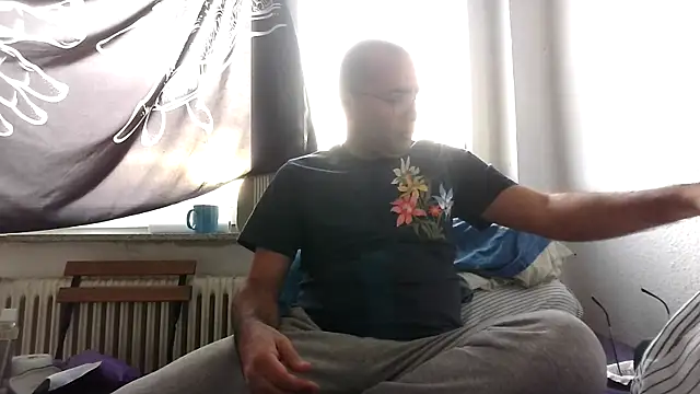 Azad64 online show from November 12, 2:17 pm